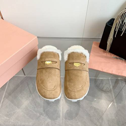 Picture of Miu Miu Shoes Women _SKUfw147993355fw
